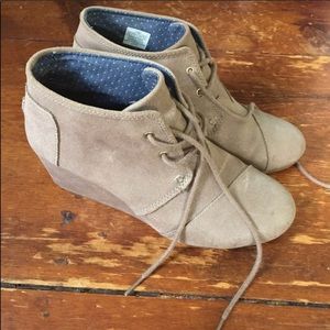 Toms wedge